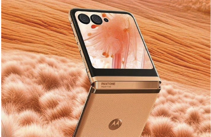 moto razr 40 Ultra 折叠屏手机推出 PANTONE 限定粉色：明年 1 月上市