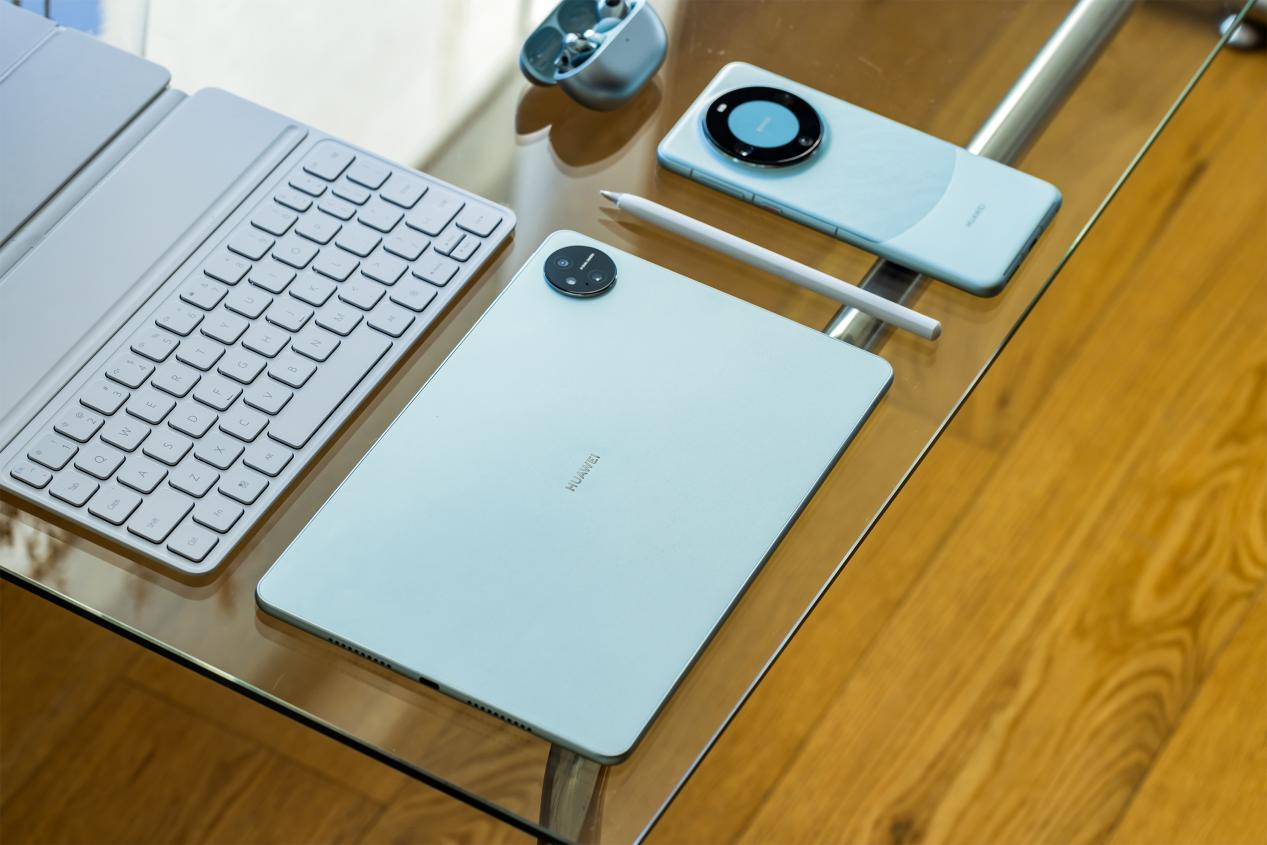 九游娱乐：华为MatePadPro+星闪手写笔解锁每个人的绘画天赋(图8)