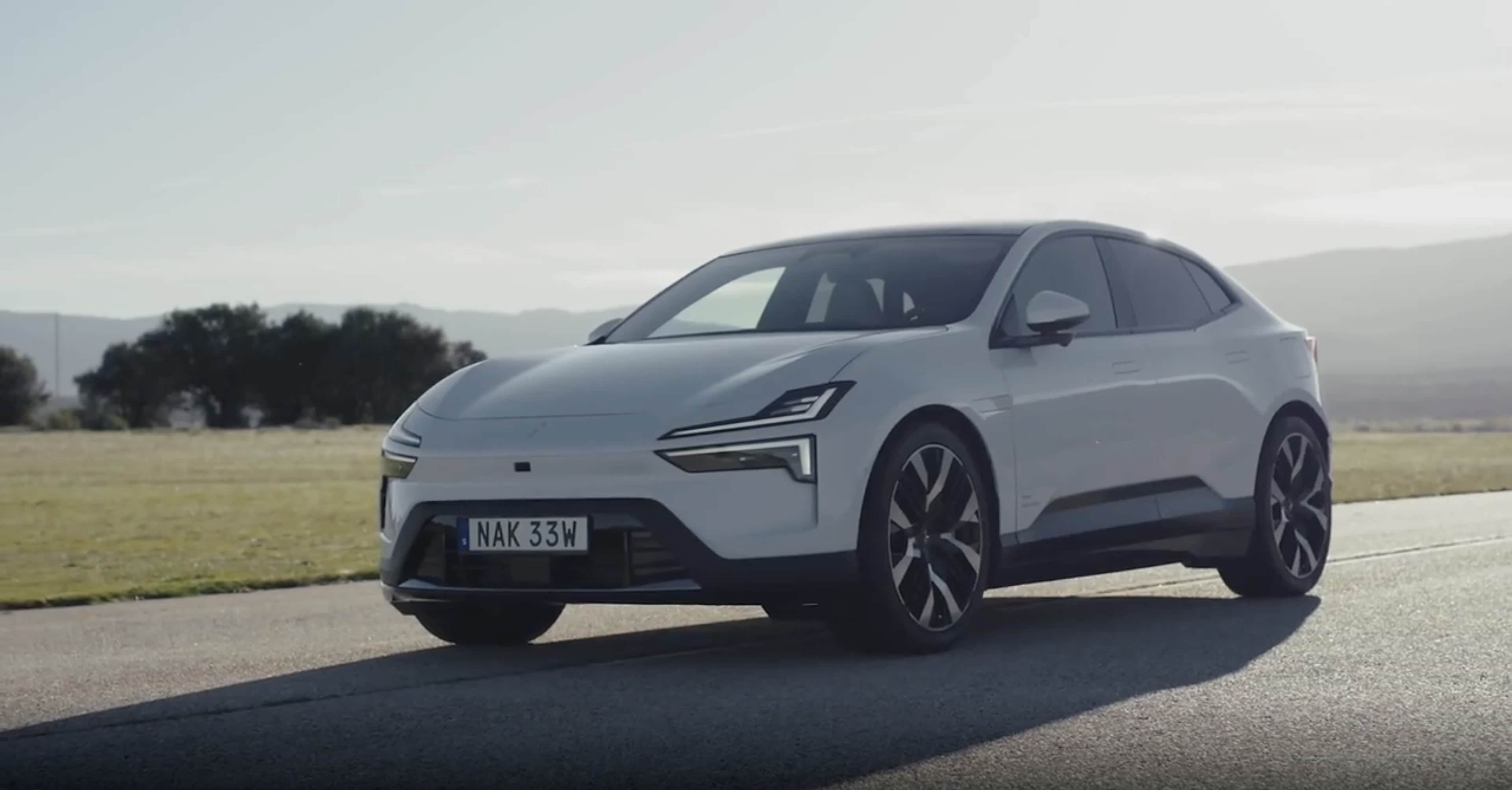 续航755km+运动套件 2025款极星Polestar 4携Brembo卡钳亮相