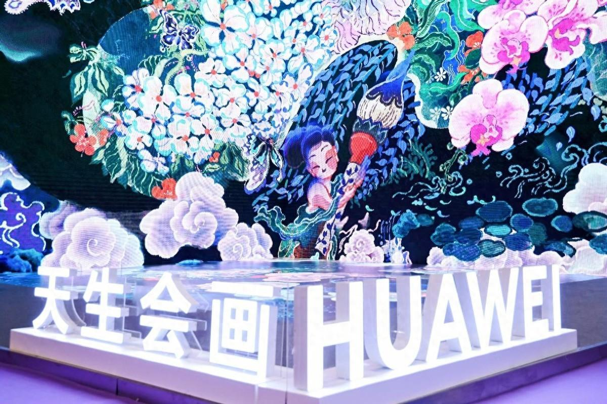 科技与艺术融合引围观，华为天生会画数字艺术展成文博会人气焦点